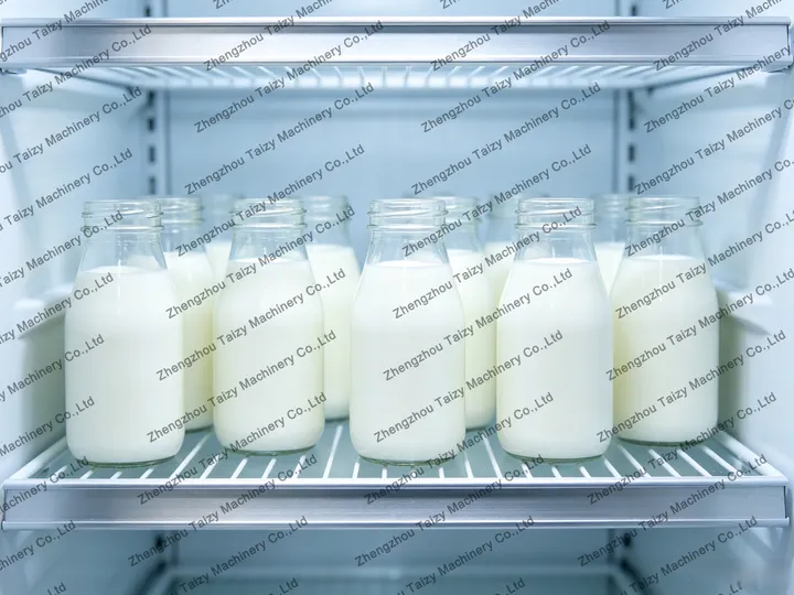 Commercial Yogurt Production Line For Milk Powder 7 Bottled yogurt in cold storage